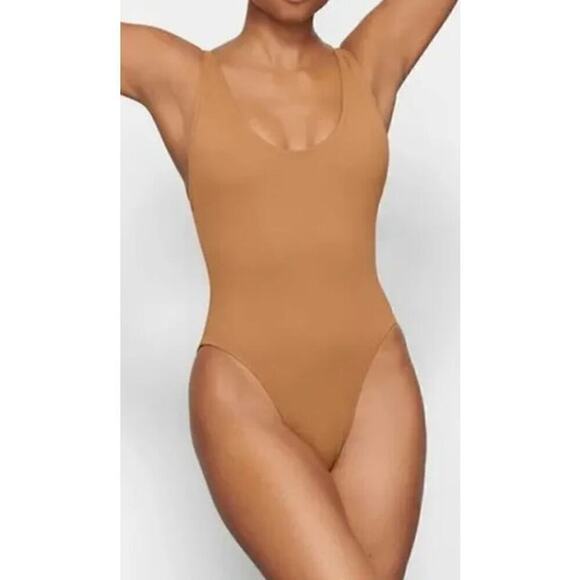 Skims Signature Swim Scoop Neck One Piece Swimsuit Brown Almond NWT 3X - Picture 1 of 8